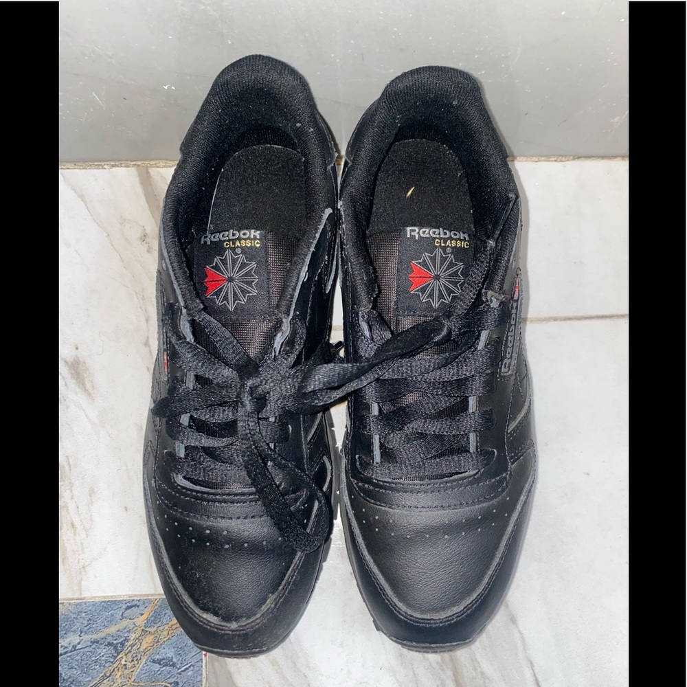 Girls Reebok Classic Black Shoes Size 4.5 - Picture 1 of 8